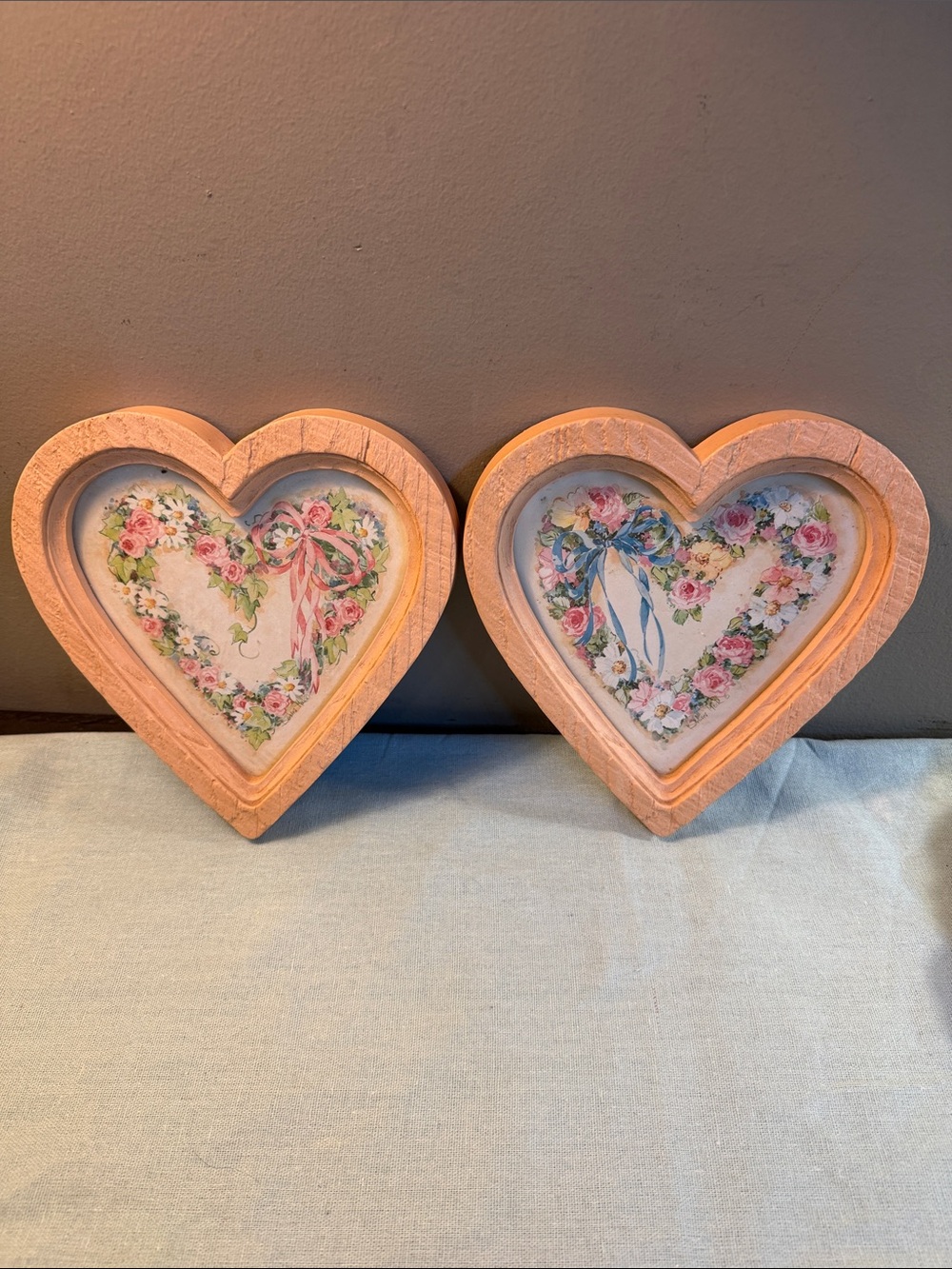 Pair of vintage 1987 Homko heart ❤️ wall decor